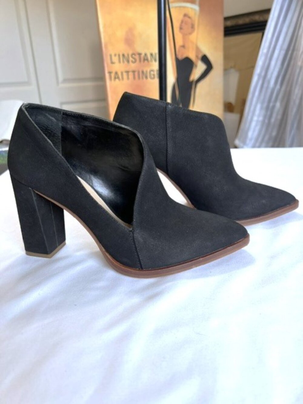 Vince Camuto Suede Cut Out High Heel Pump Sz 6.5 - Picture 1 of 13